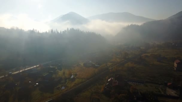 Veduta Aerea Del Campo Montagna Con Nebbia Mattutina — Video Stock