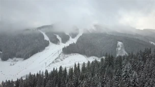 Kayakçı Snowboard Kayak Merkezinde Üstten Görünüm Düşürdüğü Için Eğim — Stok video