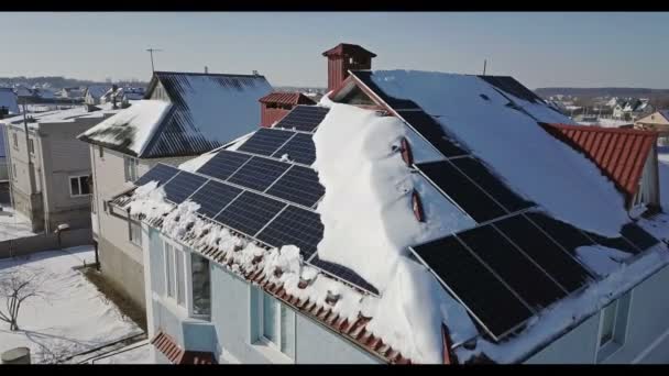 Solar Panels Roof House Heavy Snowfall Winter Renewable Energy Production — Stock Video