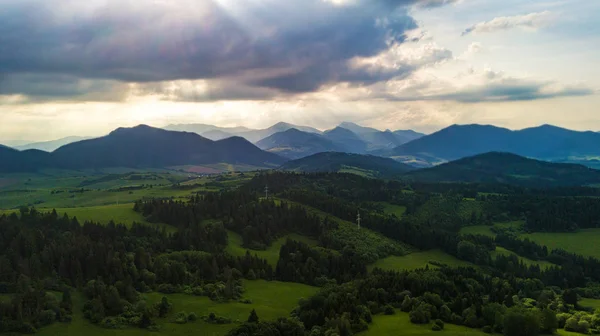 Morgens Luftaufnahme der Tatra-Berge in der Slowakei — Stockfoto