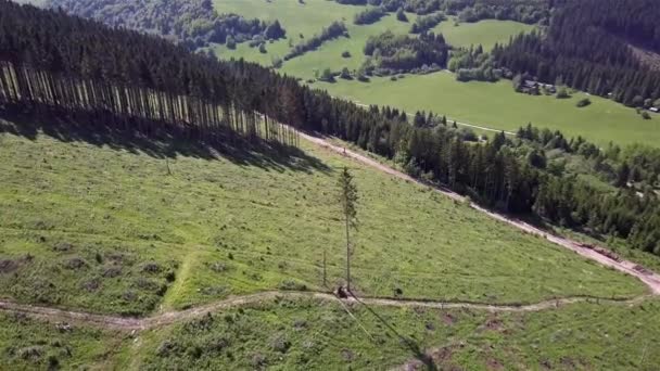 Flygfoto Över Det Kala Berget Med Grönt Gräs Slovakien Tatras — Stockvideo