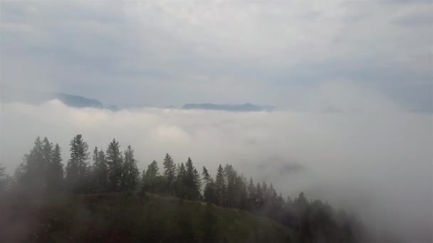 Luchtfoto Ochtend Bergen Uitzicht Mist Lage Tatra Met Stad Achtergrond — Stockvideo