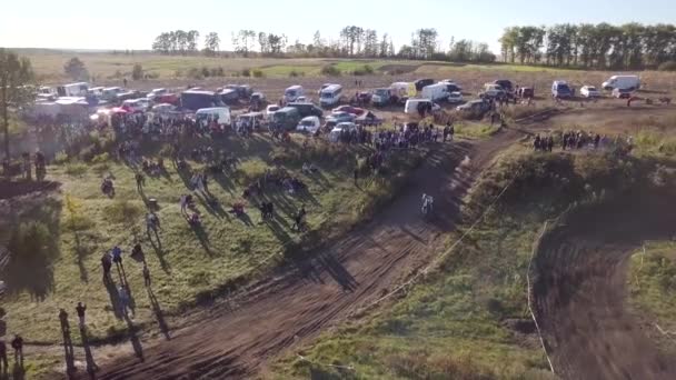 Zhytomyr Ukraine Október 2018 Emberek Állni Hegyekben Nézni Egy Motocross — Stock videók