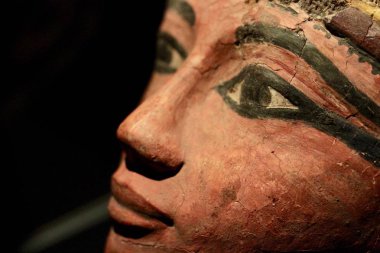 Eski bir Mısır lahitinin ayrıntıları