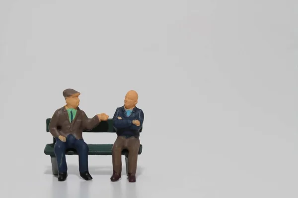 Miniature People Talking Bench — Stock Photo, Image