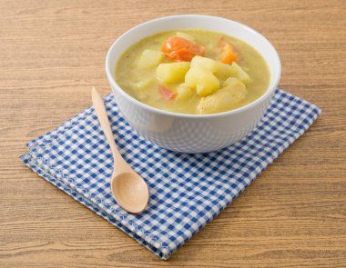 Körili çorba patates ve domates ile