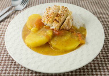 Japon köri ve Tonkatsu haşlanmış pirinç