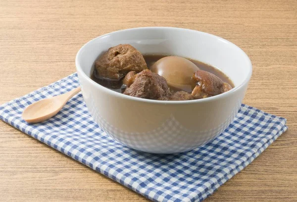 Skål med fem Spice gryta med doftande ägg, Tofu och fläsk — Stockfoto