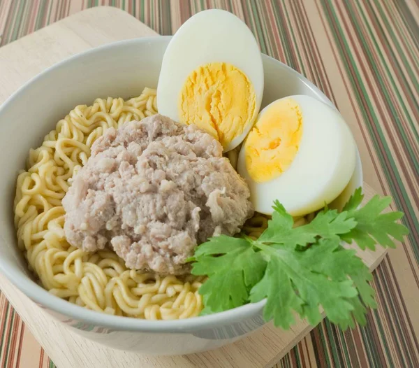 Instant Noodles with Pork and Boiled Egg — Stock Photo, Image