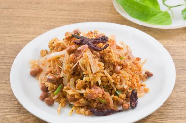 Tay domuz eti gevrek Curried pirinç salatası fermente