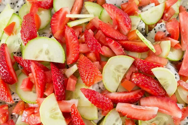 Close Up di deliziosa insalata di frutta fresca — Foto Stock