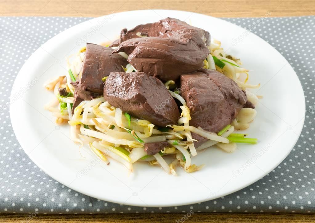 Stir Fried Bean Sprouts with Pork Blood Pudding
