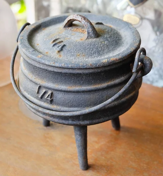 Régi ókori Joss Stick Pot vagy füstölő Burner — Stock Fotó