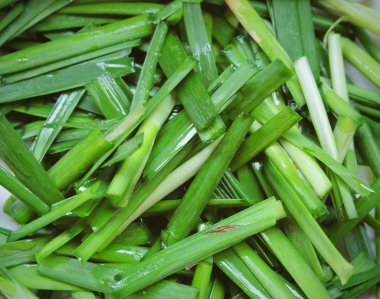 Taze doğranmış sarımsak Chives ile Vitamin K, C, A, B9