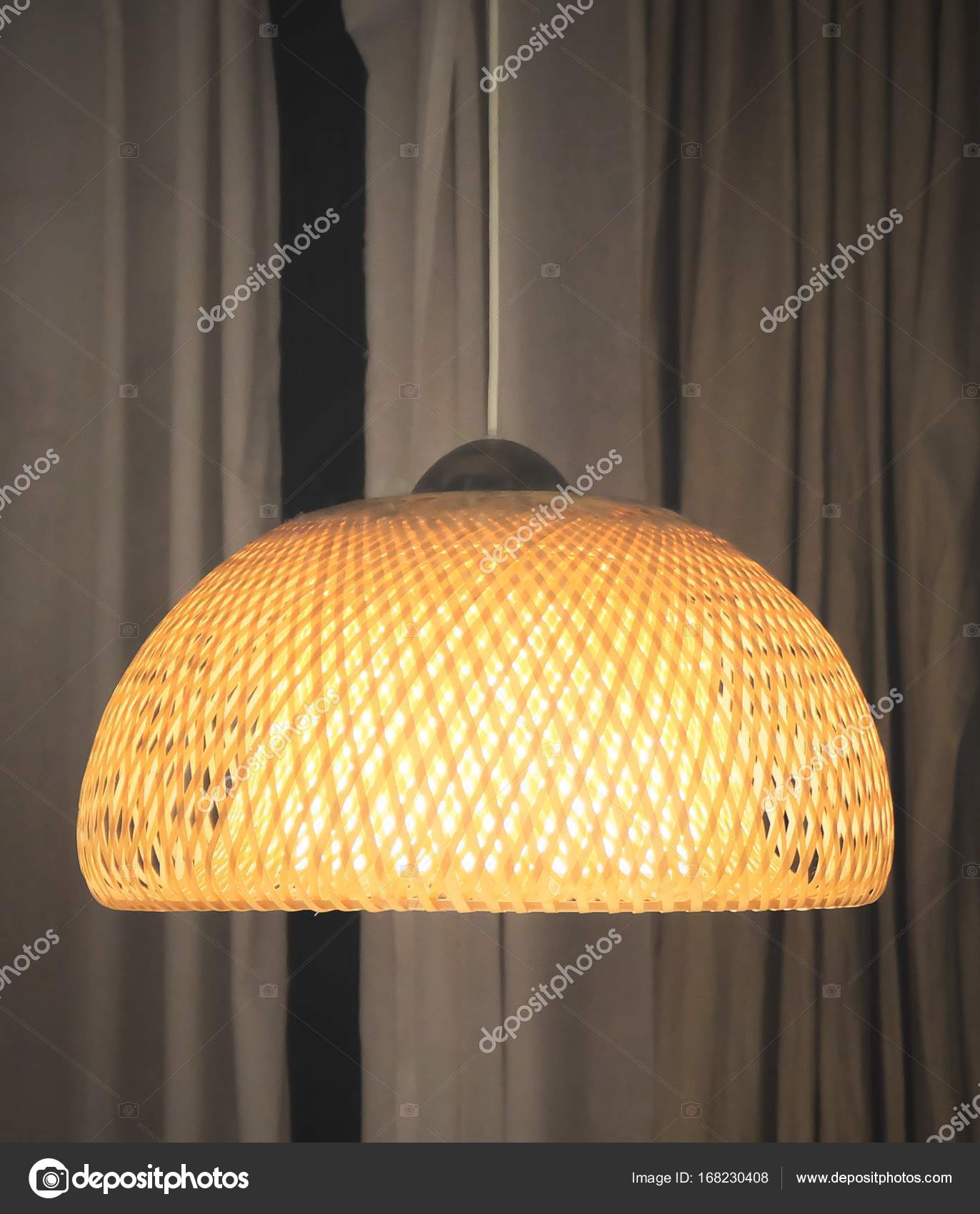 L Mpadas De Bambu Luxo Teto Na Sala De Jantar Stock Photo L Mpadas De Bambu Luxo Teto Na Sala De Jantar Stock Photo