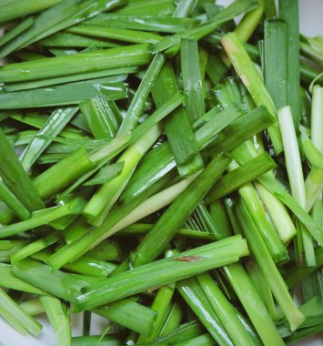 Taze doğranmış sarımsak Chives ile Vitamin K, C, A, B9