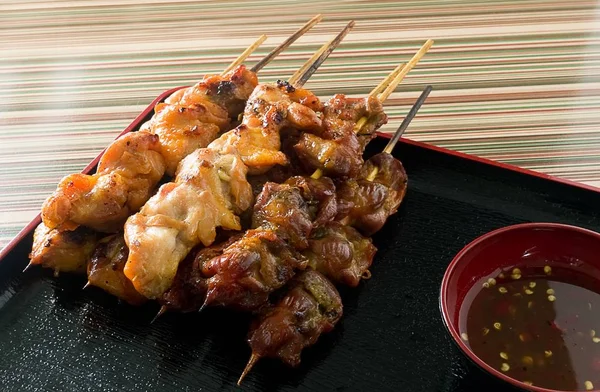 Barbacoa de pollo a la parrilla en Bamboo Skewer — Foto de Stock