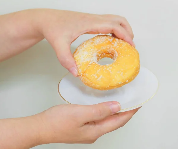 Food Bakery Hand Holding Delicious Fresh Sweet Donut Sugar Toppings — Stock Photo, Image