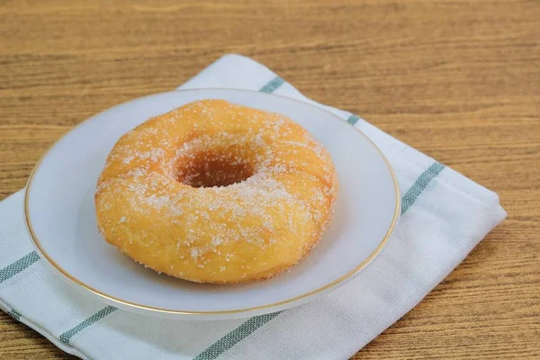 Alimentos Panadería Deliciosa Rosquilla Dulce Con Cobertura Azúcar Plato — Foto de Stock
