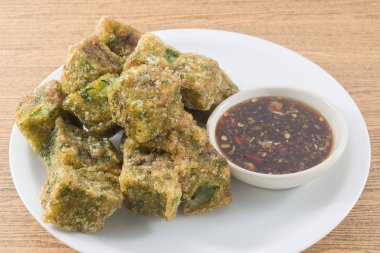 Kızarmış Çin gözleme veya kızarmış hamur tatlısı buharda pişirilmiş sarımsak Chives, pirinç unu yapılan ve tapyoka un baharatlı soya sos ile. Çin'in geleneksel gıda.