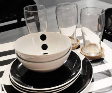 Kase ve cam seramik kaplamalar kümesi