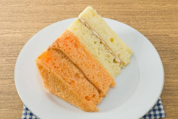バニラとオレンジのシフォン ケーキの料理 — ストック写真