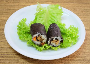 Tofu ve havuç ile Maki Sushi Roll şeyler Japon pirinç