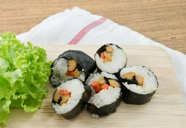 Cocina Japonesa Rollos Sushi Vegetal Fresco Maki Vegetal Con Roble — Foto de Stock