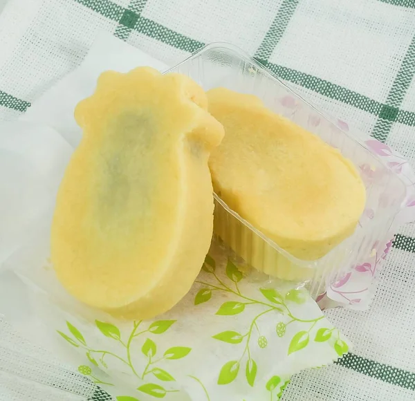 Köstliche taiwanesische Ananaskuchen mit Papierverpackung — Stockfoto