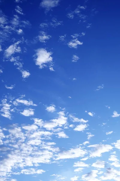 https://st3.depositphotos.com/13157886/31847/i/600/depositphotos_318470772-stock-photo-beautiful-blue-sky-with-fluffy.jpg