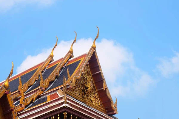 Крыша Часовни Ват Пхра Кэу Большой Дворец Бангкоке Таиланд — стоковое фото