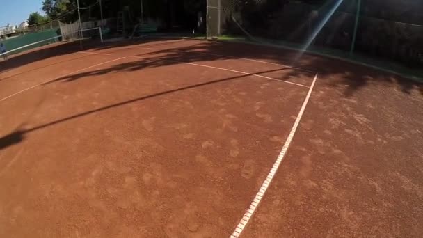 Punto de vista POV del jugador de tenis en cámara lenta — Vídeo de stock