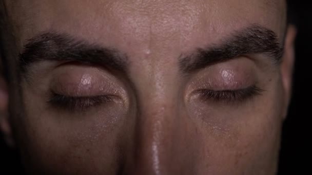 Extrémní zblízka detail oříškově hnědé oči — Stock video