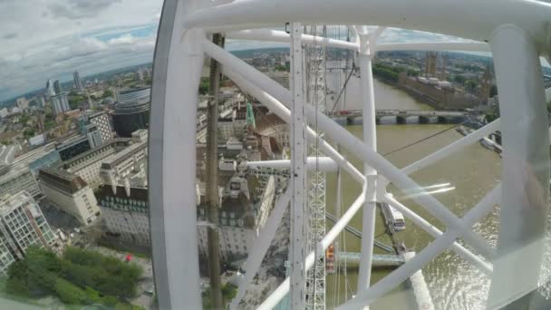 LONDON  JULY 2017: Top view of London city and Thames river seen from moving London Eye Millennium Wheel — Stock Video