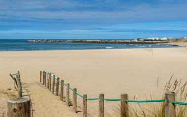 Sahilde ahşap yolları