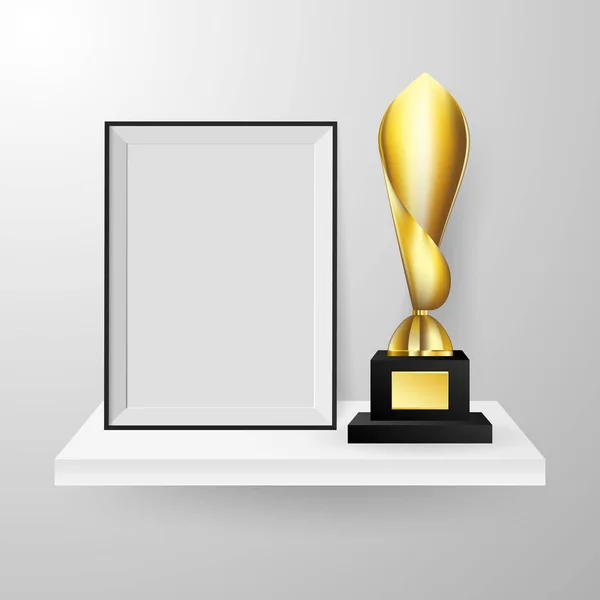 Realistické přívěsek zlatý vítěz trophy a foto rámeček na police realistické boční pohled složení vektor. — Stockový vektor