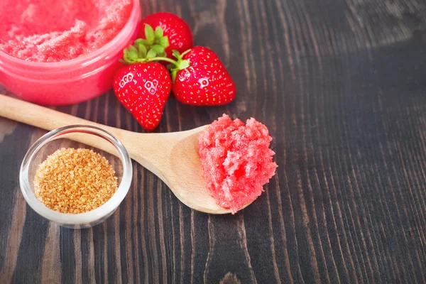 Erdbeer Körperpeeling mit braunem Zucker — Stockfoto
