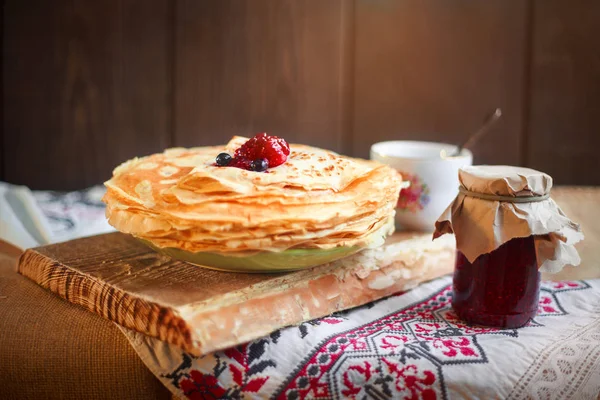 Homemade hot pancakes with jam. Rustic style, crepes closeup. — 스톡 사진