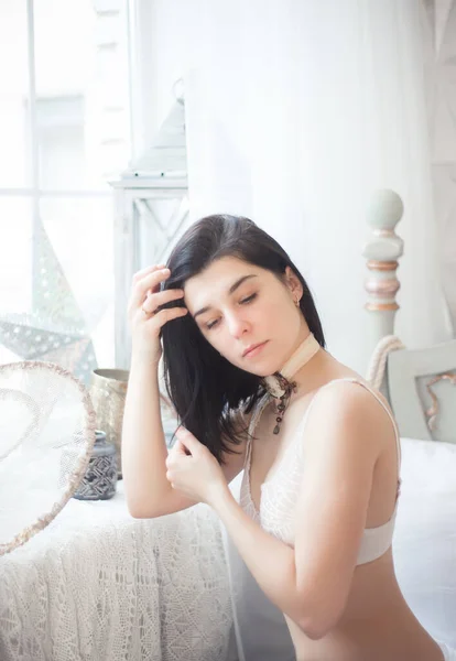 Yakın Plan Kadın Portresi Sabah Gelini Yatak Odasında Güzel Genç — Stok fotoğraf