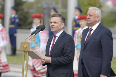 Daha önce Dünya hokeyi Şampiyonası bayrakları kaldırma ciddi töreni