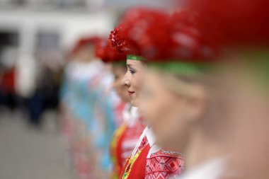 Daha önce Dünya hokeyi Şampiyonası bayrakları kaldırma ciddi töreni