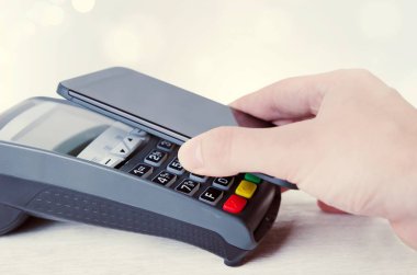 Akıllı telefon ile mobil ödeme