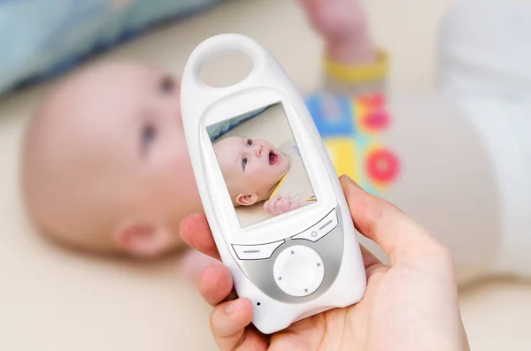 Video baby monitor for security of the baby — Stock Photo, Image