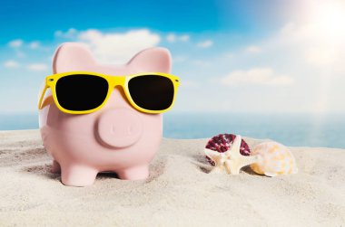 Piggy banka tatil. Tatil ekonomi kavramı