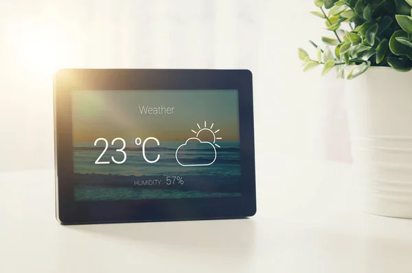 Wetterstation mit LCD-Anzeige — Stockfoto