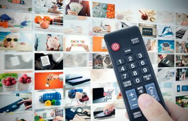 Multimedya soyut kompozisyon televizyon yayını