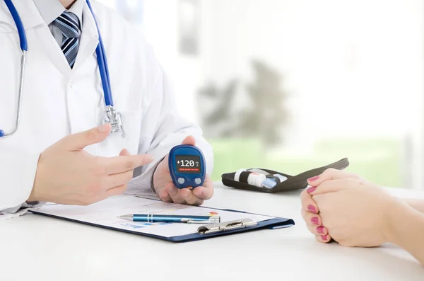 Diabetes medical consultation in the doctor's office — Stock Photo, Image