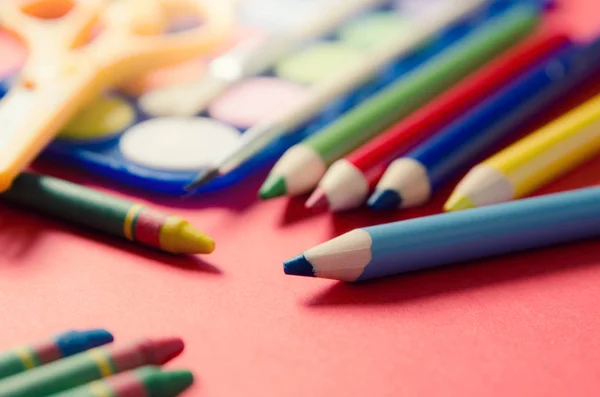 Concetto di rientro a scuola con cancelleria e materiale scolastico — Foto Stock