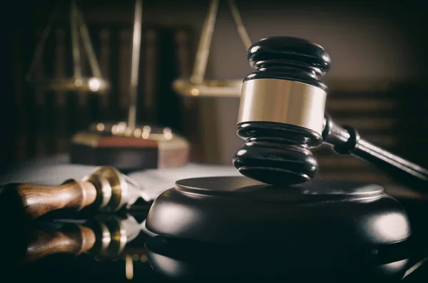 Gericht, Maßstab der Gerechtigkeit, Rechtsthema. — Stockfoto
