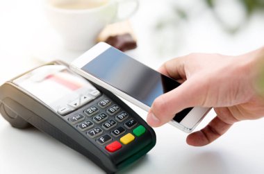 Cafe akıllı telefon ile mobil ödeme